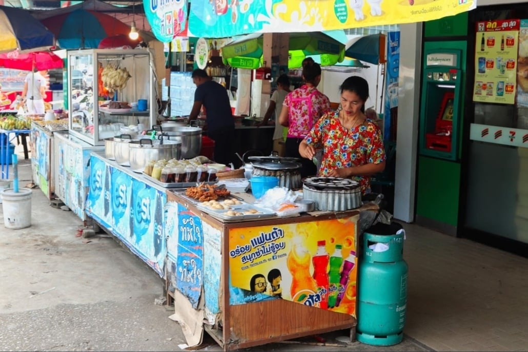 Cultural Experiences in Khao Sok: Discovering the Traditions and People of Southern Thailand 6 Khao Sok Market